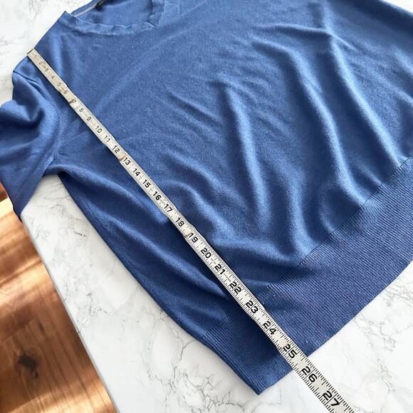 Banana Republic Silk/Cashmere Blend Blue V-Neck Sweater Women’s Size Large - Picture 7 of 8